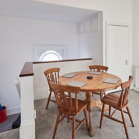 Beautiful Sea View Apartment In St Leonards On Sea Exterior photo