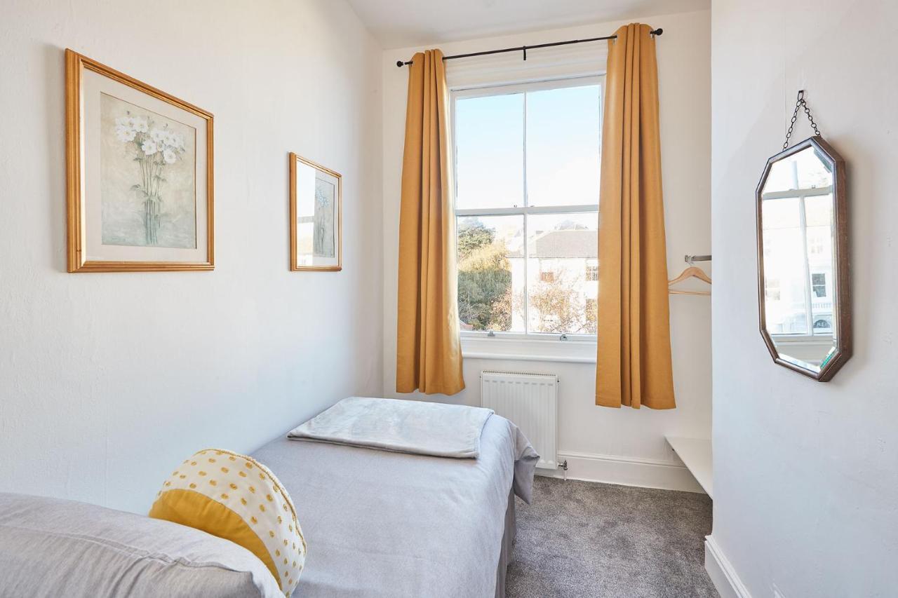 Beautiful Sea View Apartment In St Leonards On Sea Exterior photo